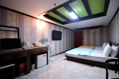 Gimhae Jangyu Poly M Hotel dekat Clay Art Gimhae Museum