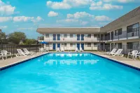 Motel 6 Twin Falls, ID - Pools