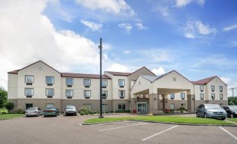 Red Roof Inn & Suites Vicksburg