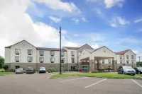 Red Roof Inn & Suites Vicksburg