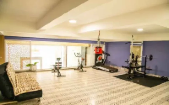 La Mia Lakeview Hotel