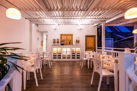 Ataraxy Hotel Boutique Отели рядом с достопримечательностью «Playa Decameron Marazul»