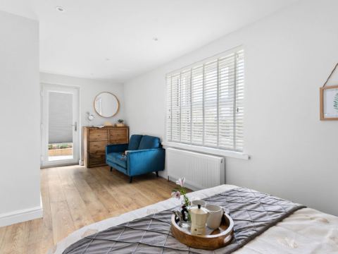 Coombe Bank - Seaboard Spirit, Contemporary Chic with Parking Close to Beach