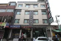 Hotel Taksh Inn