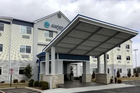 Clarion Pointe Mattoon Near University Отели в г. Маттун