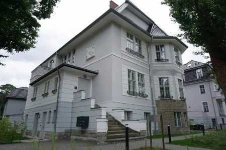 Aeronaut Suits by Pearl1 Отели рядом с достопримечательностью «Свободный университет Берлина»