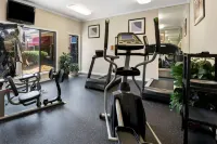 Quality Inn & Suites Fayetteville I-95 - ジム