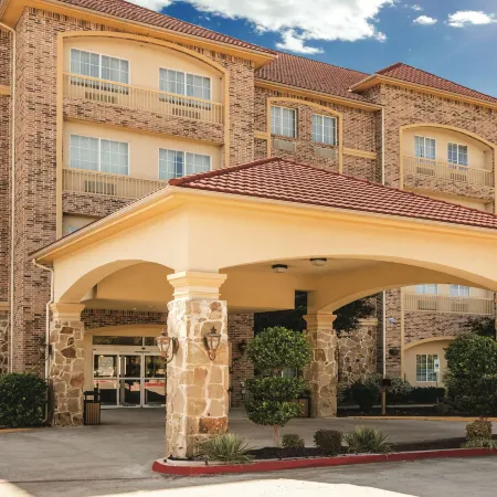 Baymont Inn & Suites by Wyndham Dallas South-DeSoto
