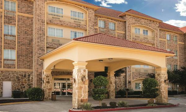 Baymont Inn & Suites by Wyndham Dallas South-DeSoto