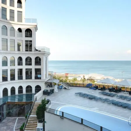 Colosseum Marina Hotel