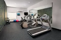 La Quinta Inn & Suites by Wyndham Denton - University Drive - Gym