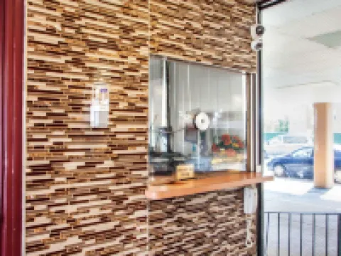 رودواي إن ميدولاندز فنادق في سيكوكس