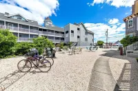 3rd to Beach*Beautiful,Victorian, covered Porch,heartof B.H,Across Veterans Prk