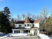 Brand New Listing! Amazing 4 Bedroom Townhome with your own private Hot Tub!!! Hotels in West Dover