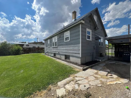 The Cottonwood Cottage - Farmhouse Charm and Comfort.