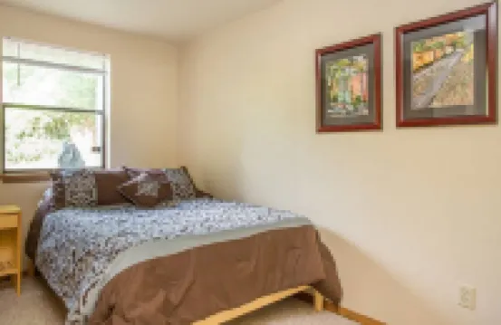 Lakefront 2 bedroom retreat