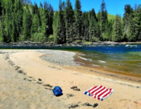 Rivers Bend Cabin<Br>Across from Clearwater <Br>River