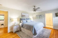 The Midtown Oasis at Winston, right in the center of Wilmington! Hotels near University of North Carolina Wilmington