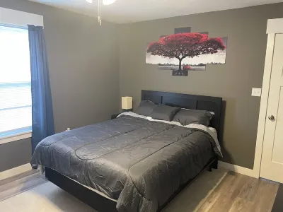 Cozy 2 - bedroom Little Blue House On The Hill in enjoyable Jefferson City Hotels near Cathedral of St Joseph