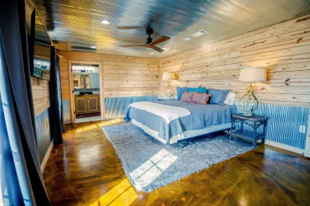 The Delta Lodge - Greenwood, MS