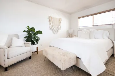Cozy Modern 1-bedroom 100 steps from the beach Redondo Beach Hotels near Riviera Village
