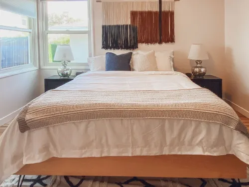 Retro Vibes - Updated 1950s 1 Br/1 bath Duplex Unit