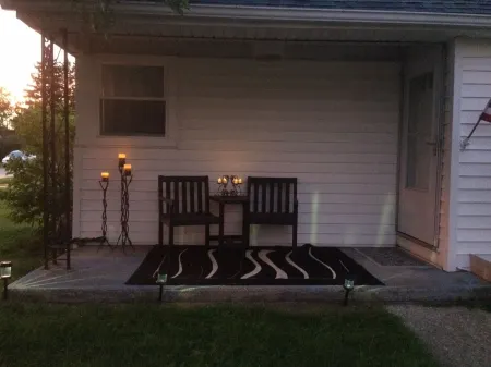 Clean Modern Home,Cozy MINUTES to Airport  and Downtown