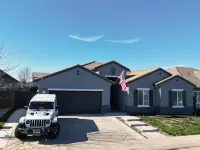Family Pool Home – Saltwater Pool & Fire Pit – 2 King Suites – Sleeps 12