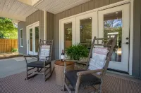 New Country Cottage, 3BR 2.5 BA, Ensuite Master on Main, Relax Rewind Repeat