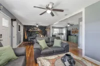 Charming 3-bedroom house in welcoming Abilene, Pet/family friendly.