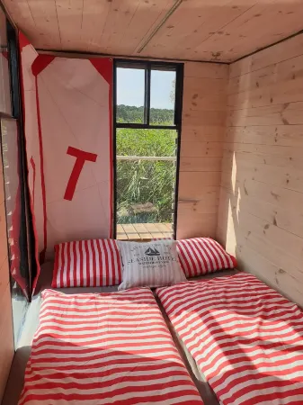 Floating AquariHus in Loddin on the island of Usedom Отели в г. Лоддин