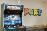 Family Fun! 17,000 Game Arcade, Sleeps 12, Walk to the Lake