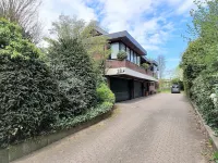 Mod. Apartment with balcony, 4 persons, near Hamburg Hotels in Seevetal