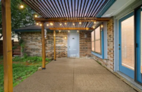 Spacious Master King Bed  Suite, & Fast wi-fi, Mins to Convention Center