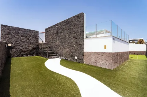 Luxury Villa with Stunning Ocean & Mountain View’s