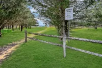 “Paradise Found” - Walk to Private Beach & in-Ground Pool! Hotels in Southold