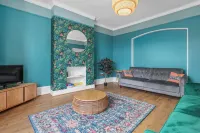 A Lovely, Luxury flat close to attractions and beach