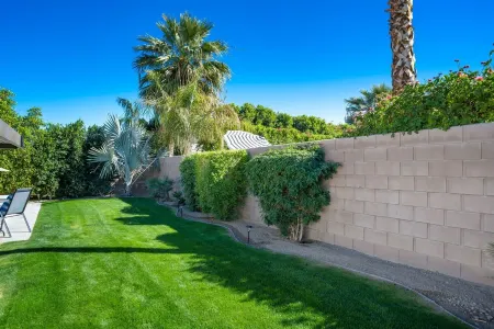 Chandler Court Getaway by GPM - Walk to festivals/ Private Pool Отели рядом с достопримечательностью «Indian Palms Country Club & Resort»