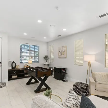 Chandler Court Getaway by GPM - Private Pool + Games + More! Walk to Festivals
