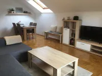 Bright apartment balcony, 2 bedrooms - new bathroom 2023 Hotels in Weinsberg