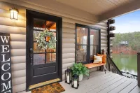 Relax & Play at Waterfront Mountain Cabin Retreat Private Lake~Fish~Canoe~Kayak