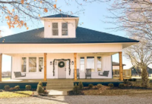 Luxury farmhouse on Bourbon Trail with hot tub - Bulleit 4 mi - Frankfort 15 mi