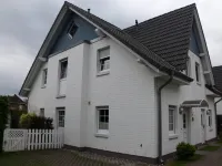 Comfortable dream house + 150m to the beach + south terrace + beach chair + dogs welcome Hotels in Zingst