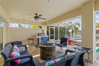 Luxury GULF access! DOCK/SPA/Pool/GAME ROOM