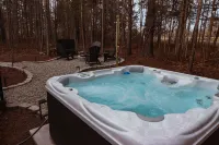 The Cabin At Hurdle Mills - Hot Tub & Fire Pit