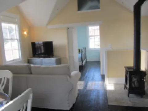 Historic 1887 Carriage House Located On Landmark Property