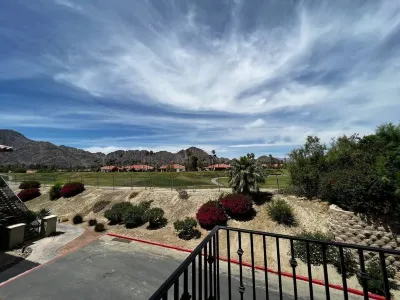 Minutes to Old Town La Quinta - Golf Views, Peace and Quiet!