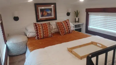 Mustang Trail Ranch Casita. Natural desert setting open air living with views! Hotels near The Jail Tree