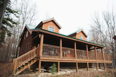 Log Home in a Peaceful Wood in Jim Thorpe 100 Mile View Overlook 주변 호텔