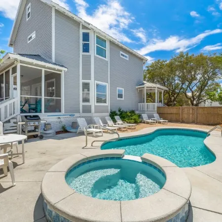 Private Heated Pool - Hot Tub - Golf Cart - Block to Beach - Fully Remodeled!